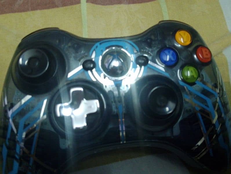 Xbox 360 controllers wire and wireless both 0