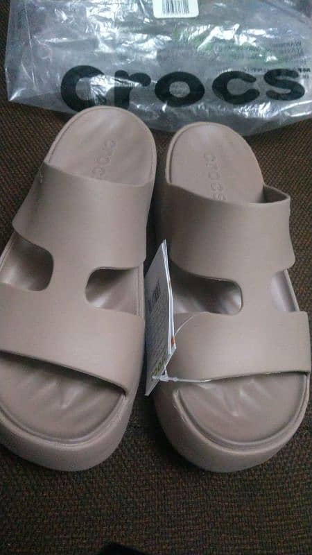 Crocs slippers for women 1