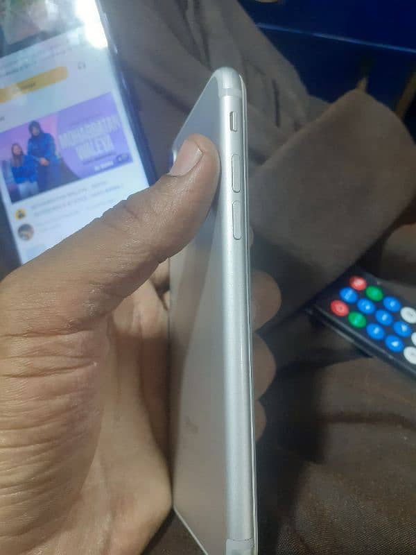 iphone 7 32gb PTA aproved 4