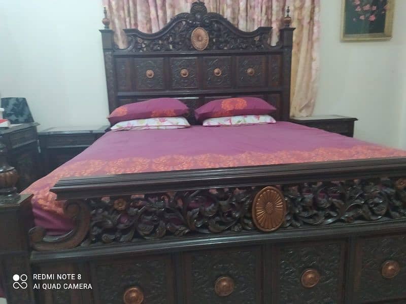 King Bed Set - Chinioti - Pure Shesham Wooden 0