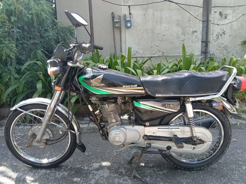 Honda CG 125 10/10 condition all genuine urgent sale 0