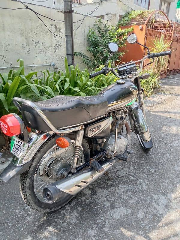 Honda CG 125 10/10 condition all genuine urgent sale 9