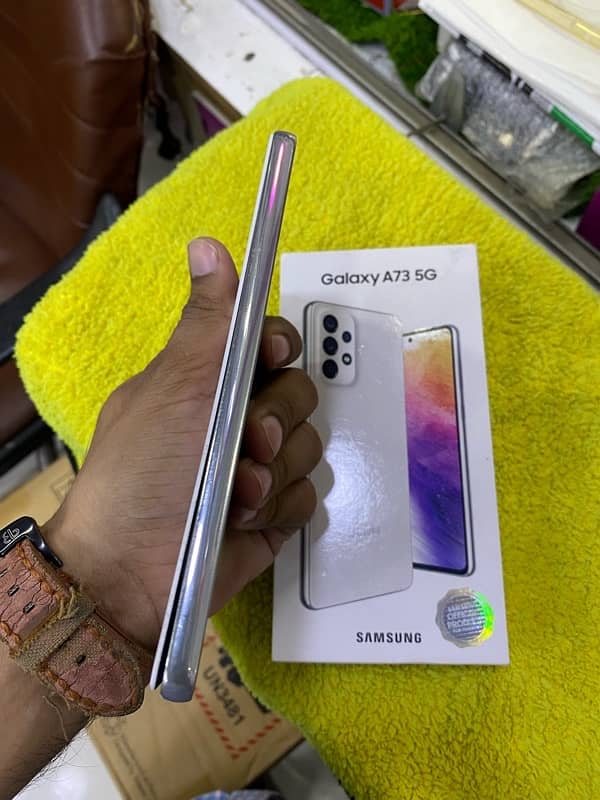 Samsung A73 2