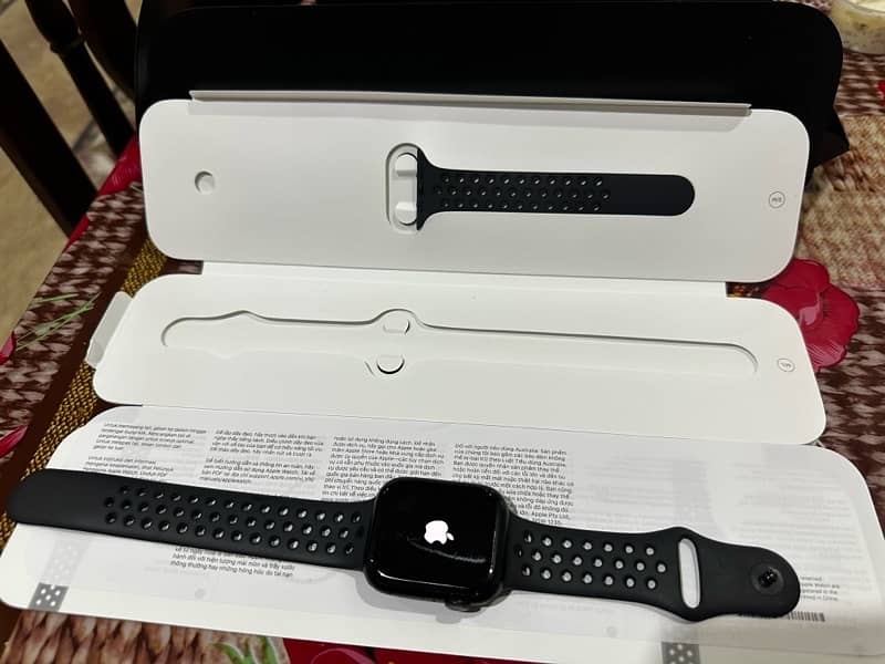 Apple smart watch series 7 9