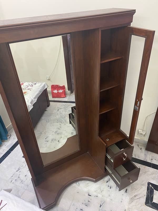 Dressing Table New (contact to haris bin yousaf +923476205942) 3