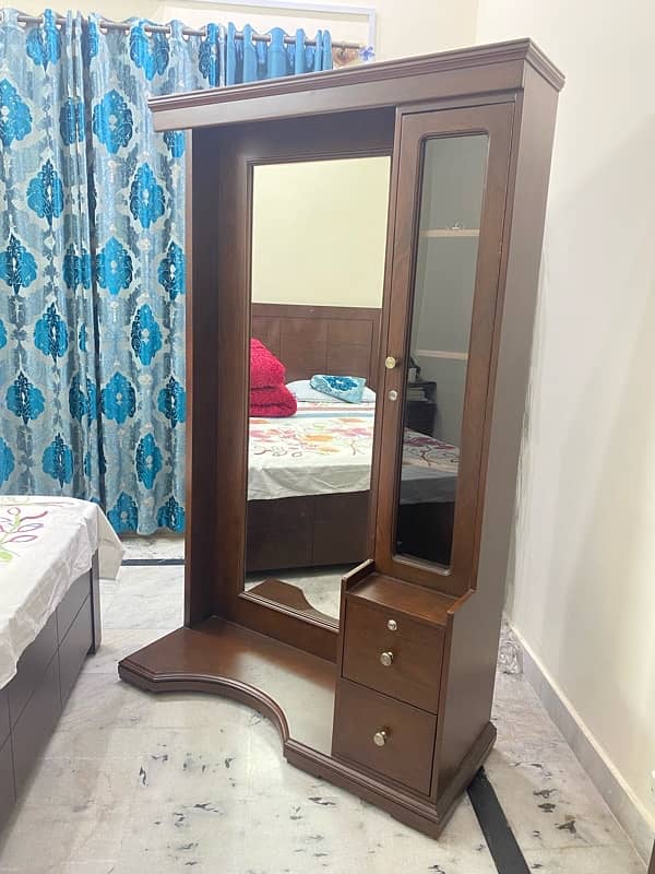 Dressing Table New (contact to haris bin yousaf +923476205942) 8