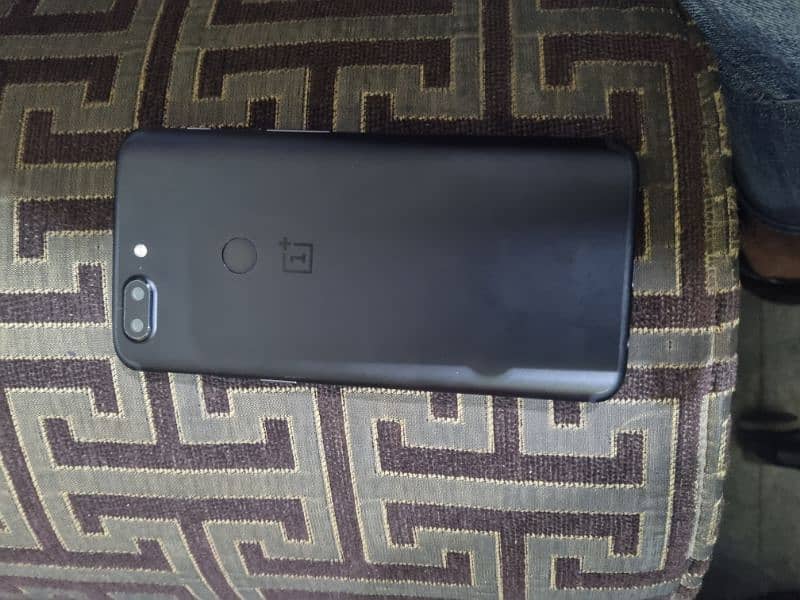 One plus 5T urgent sale no exchange 3