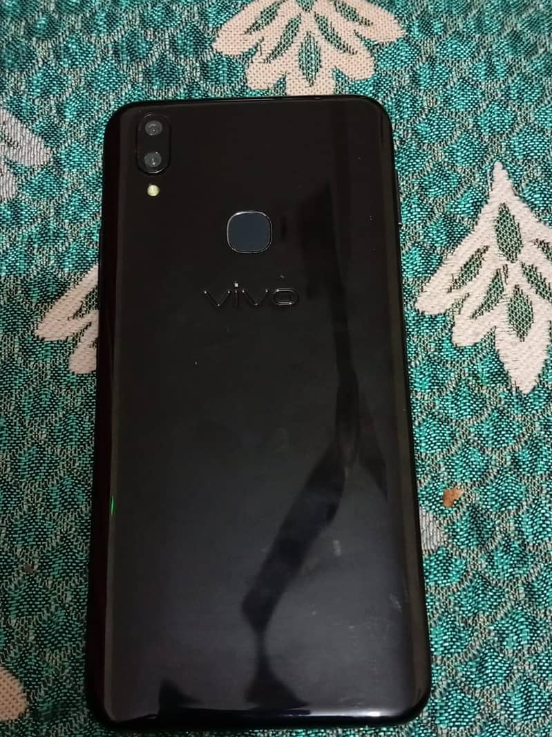 Vivo y9 4+64 0