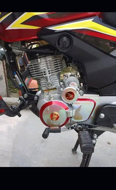 Honda cb 125f 5