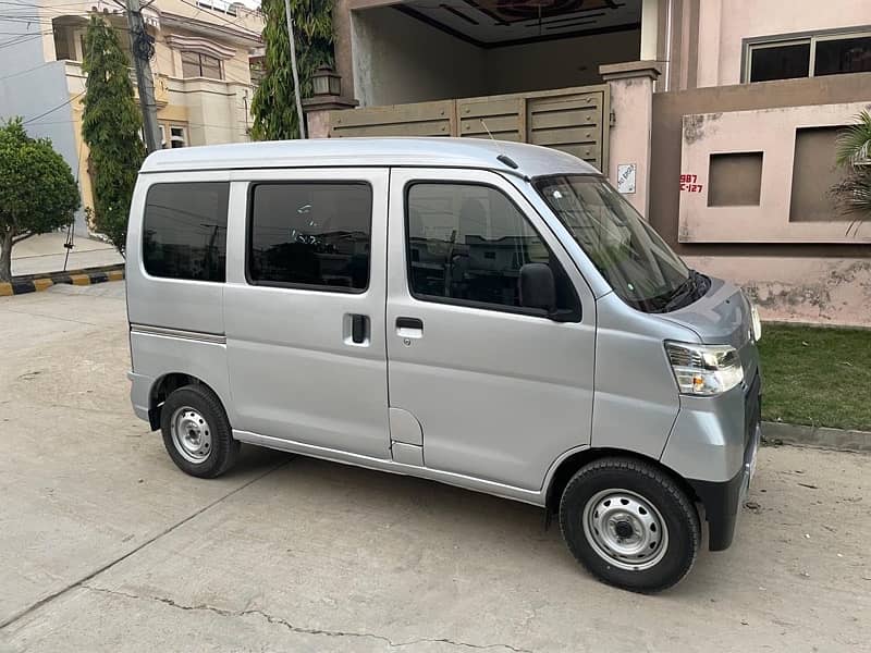 Daihatsu Hijet 2019 3