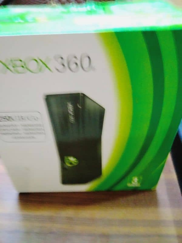 XBOX 360 SLIM WITH TWO CONTROLLER 4