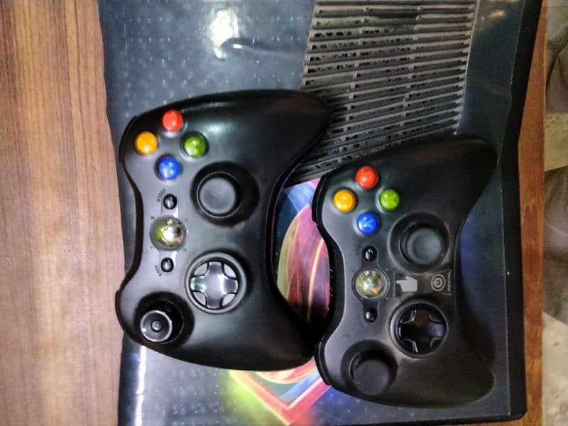 XBOX 360 SLIM WITH TWO CONTROLLER 15