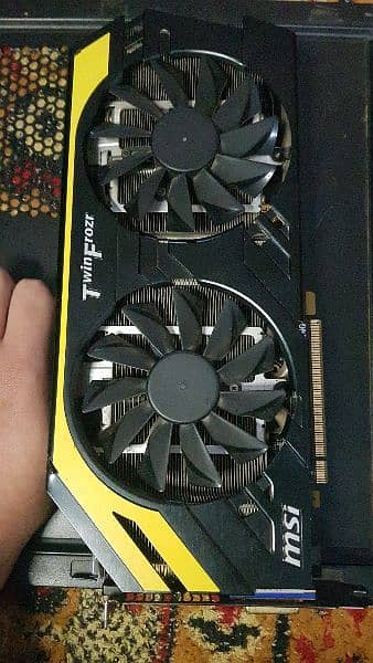 GTX 680 lightning  2GB 256 BIT 0