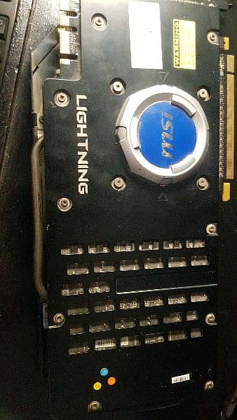 GTX 680 lightning  2GB 256 BIT 1