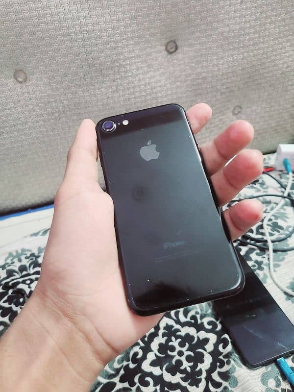 Iphone 7  256gb pta approved 78 BATERRY HEALTH  SERVICE NO ANY FAULT 4