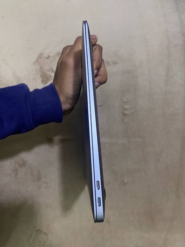 Macbook air M1 2020 8gb/256gb 13.3 inch retina display 1