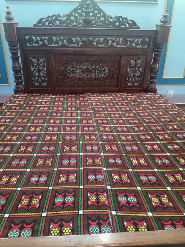 chinoti style bed set/almost new/for sale 0