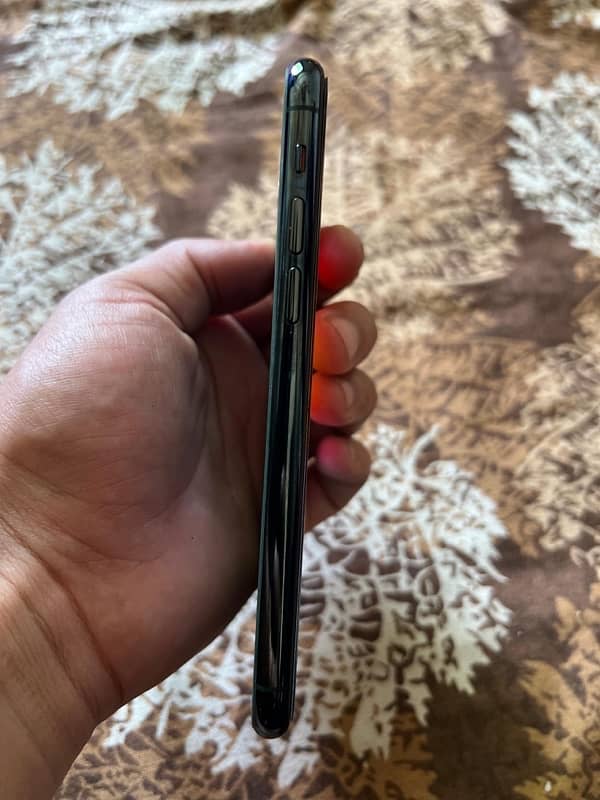 I PHONE 11 PRO, PTA APPROVED , 64 GB 5