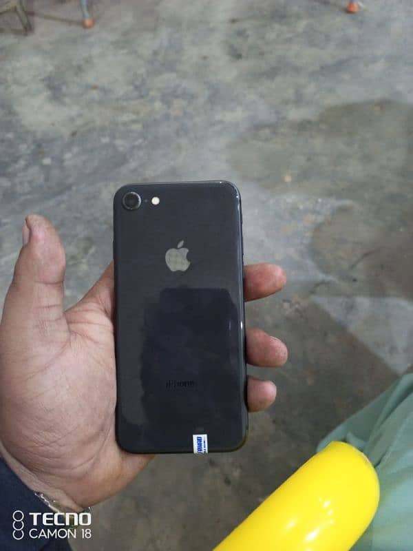 iphone 8 Non PTA 64gb 1