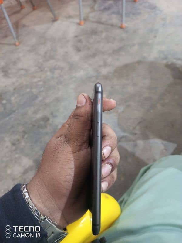 iphone 8 Non PTA 64gb 3