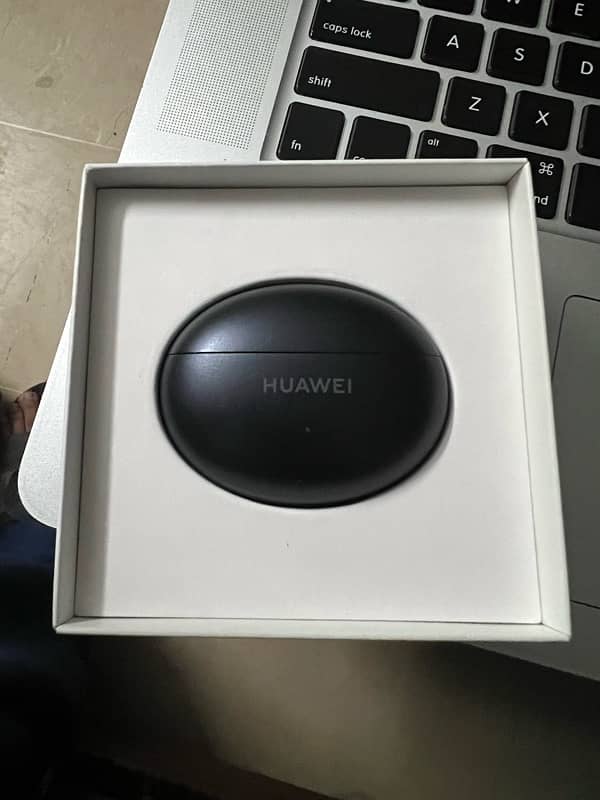 Huawei Freebuds 6i   (2months used) 1