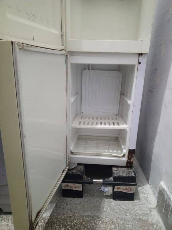 Water Dispenser with refrigerator 2