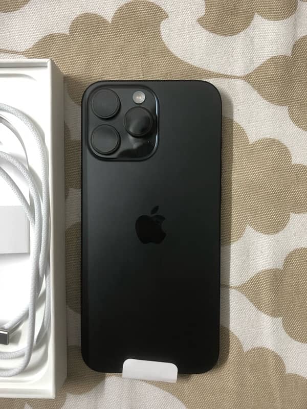 Iphone 16 pro max black color LLA model 0