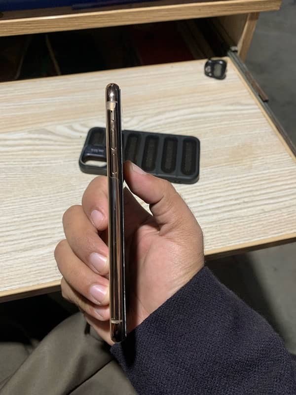 iPhone xs 64 pta approved 2