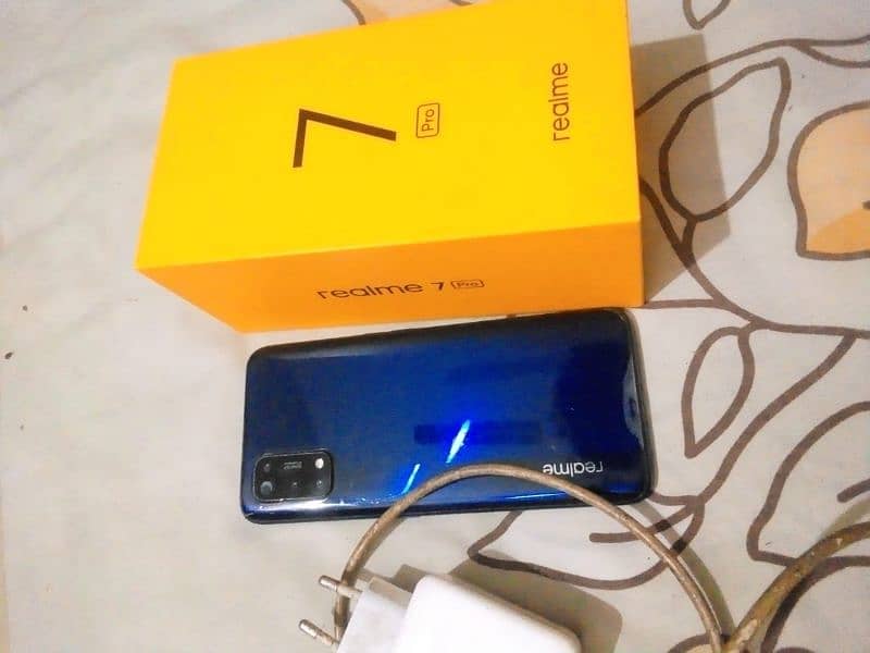 Mobile Realme 7Pro mobile all ok hy one hand used 0