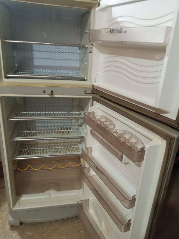 Dawlance Refrigerator Used 3