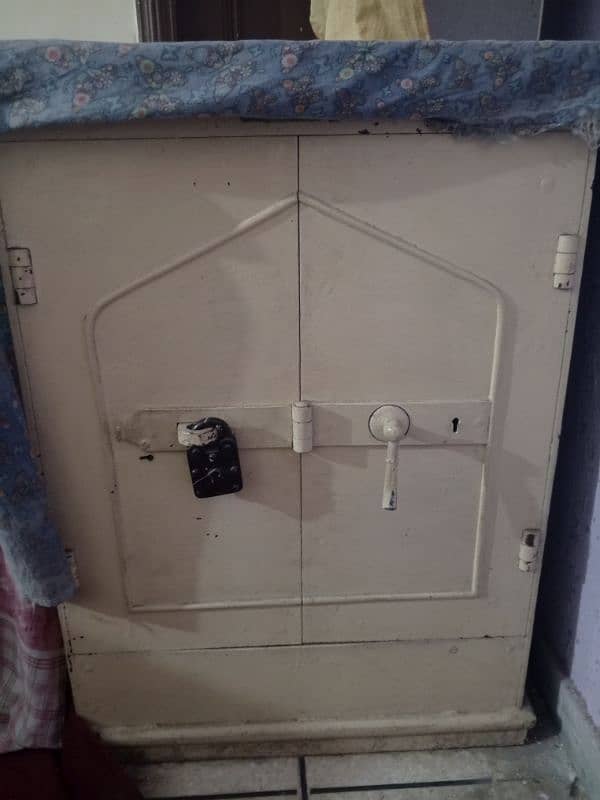 80 year old safe locker 5