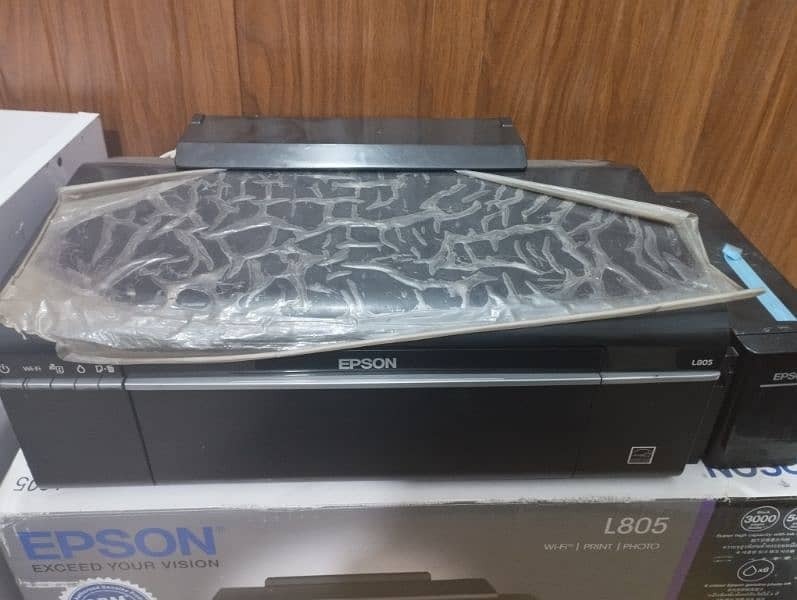 Epson L805 printer slightly used with packaging box 1