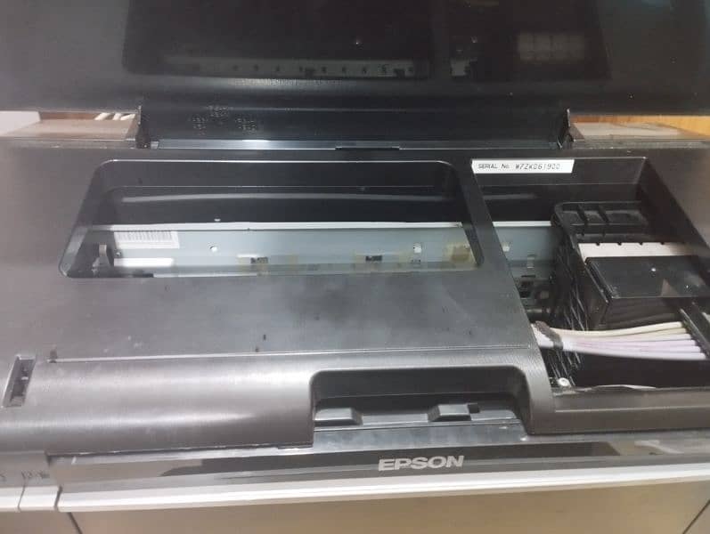 Epson L805 printer slightly used with packaging box 2