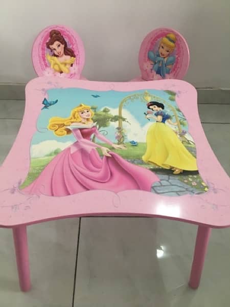 princess Disney table and chair 0