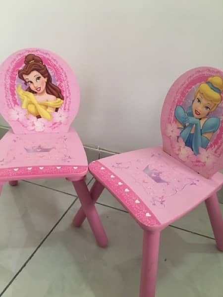 princess Disney table and chair 1