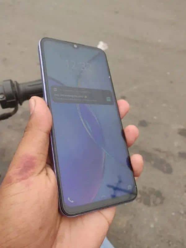 Vivo Y17s 0