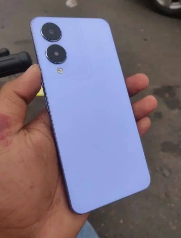 Vivo Y17s 3