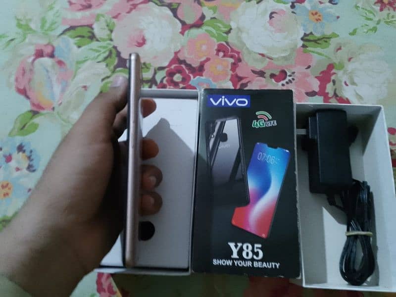 vivo y85 PTA approved with white pin dot on screen 4