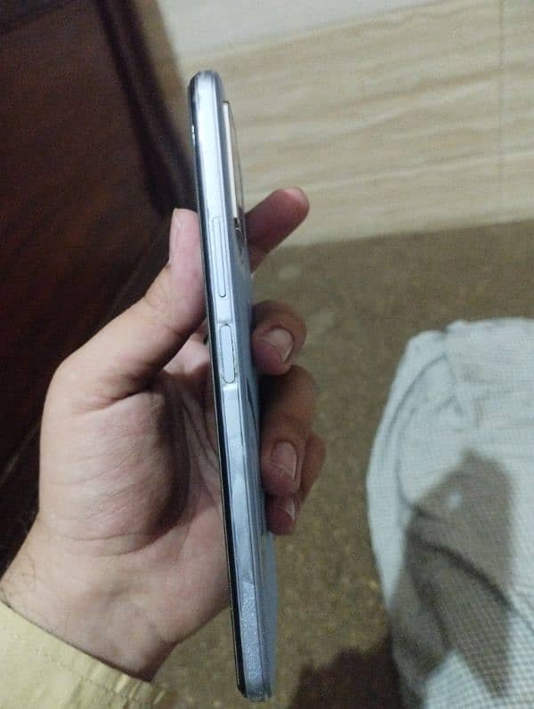 vivo y33s 10/10 condition 2