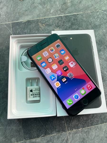 iPhone 7plus (128gb)”PTA”urgently Sale. 0-3-0-3-3-5-8-5-9-1-0 1