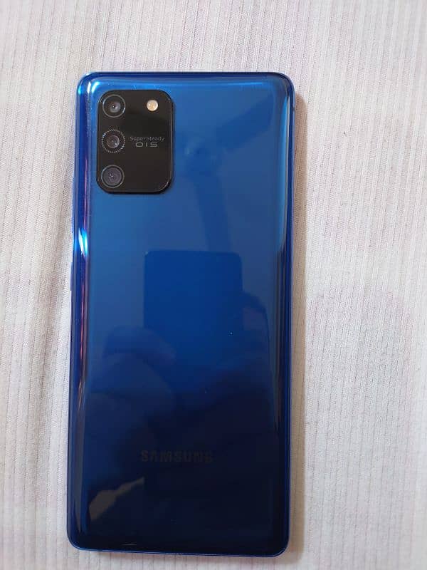 Samsung S10 Lite official 5