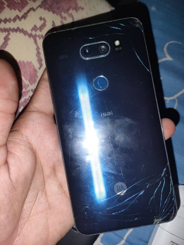 LG V35 thora Crack hai 128gb non PTA Exchange Possible 1