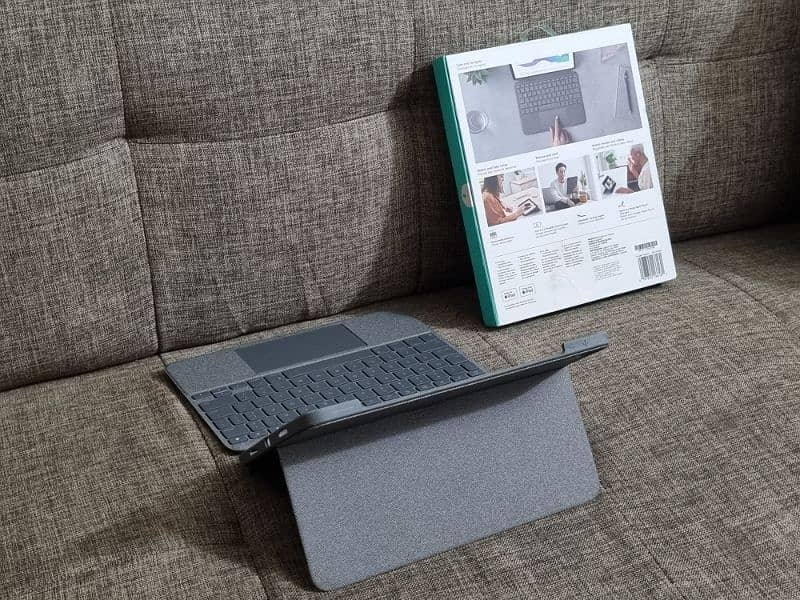 Logitech Combo Touch Keyboard with Trackpad for iPad Pro 11 inch 3