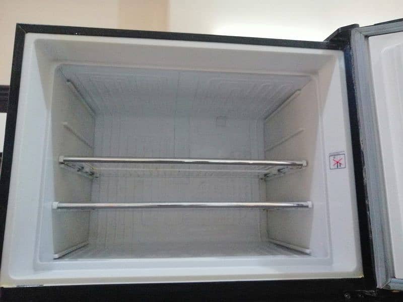 18 Cubic Feet Fridge very good condition 3