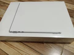 Macbook Air Late 2024 Box pack