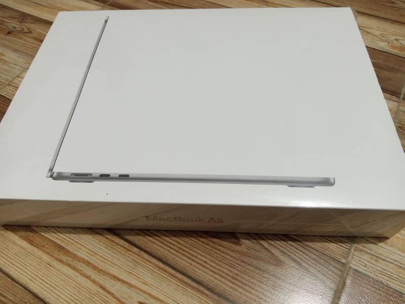 Macbook Air Late 2024 Box pack 0