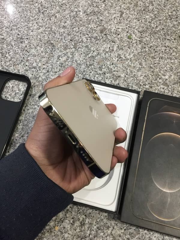 iPhone 12 pro max 256 gb pta approved 3