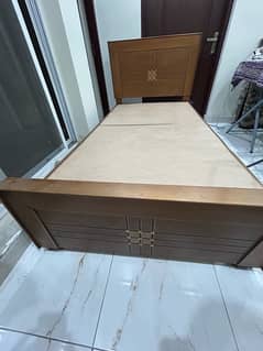 Single Bed with Mattress – Excellent Condition