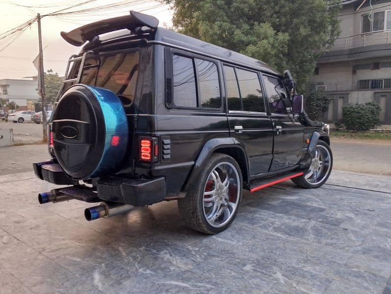 Mitsubishi Pajero G wagon style 4