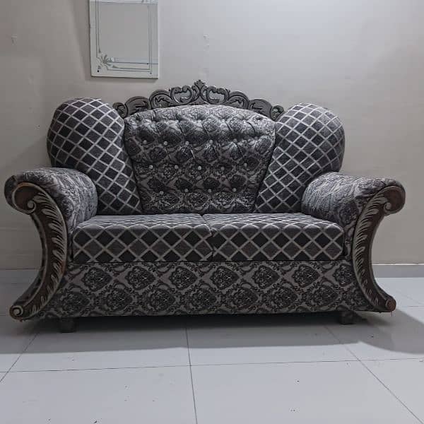 6 Seater Sofa. Good Condition 2